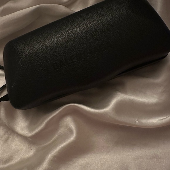 Balenciaga sunglasses - Picture 4 of 4